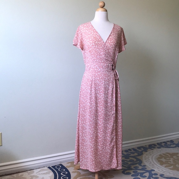 Sienna Sky Dresses & Skirts - M NWOT faux wrap floral pink flutter sleeve dress